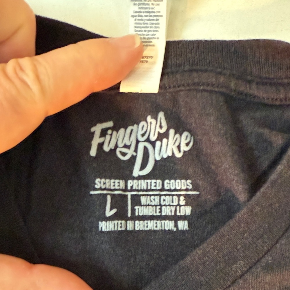 Fingers Duke, Black Graphic Tee with Green Alien and Starship - Picture 2 of 4